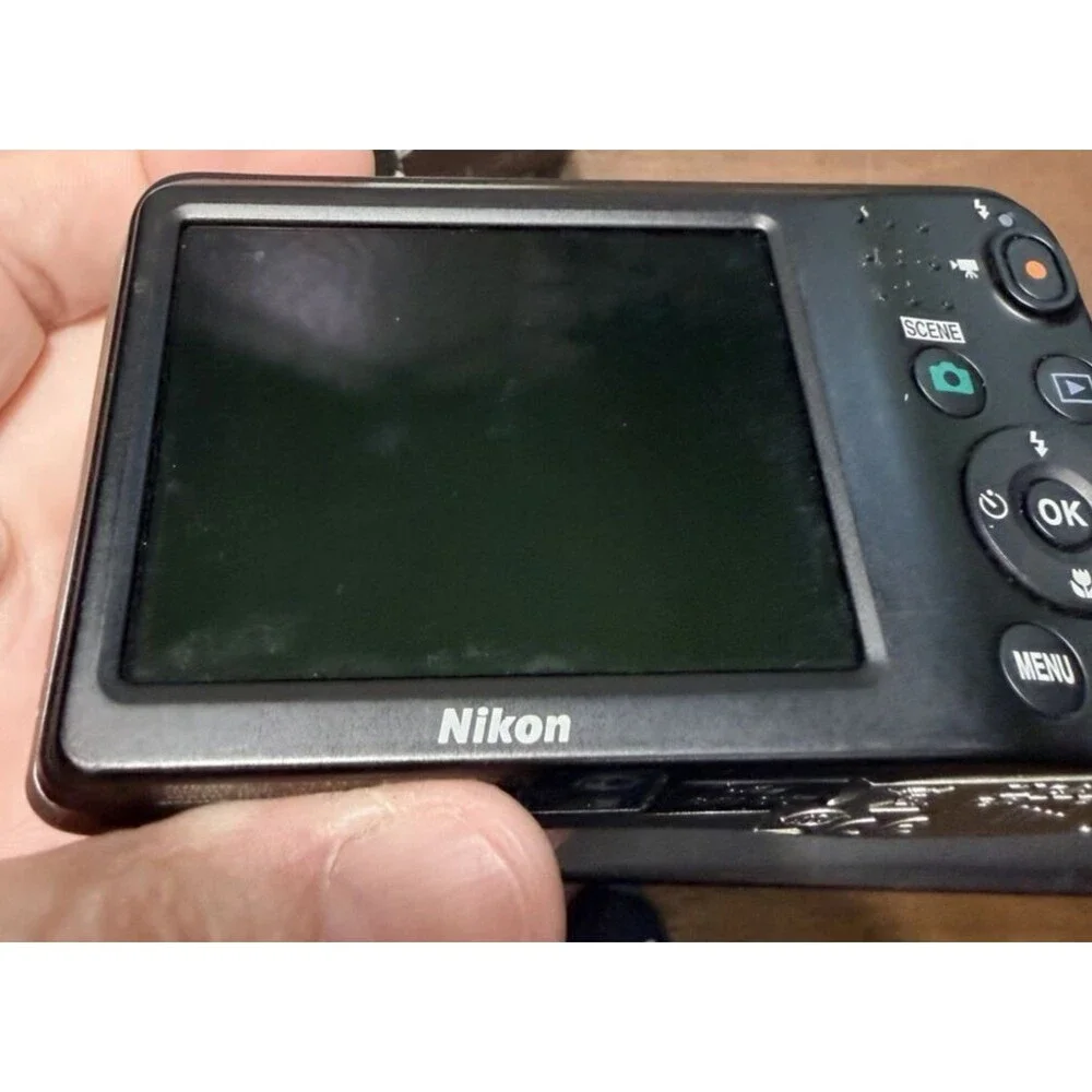 Nikon COOLPIX L27 16.1MP Digital Camera In Box W/manual - Silver - Tested